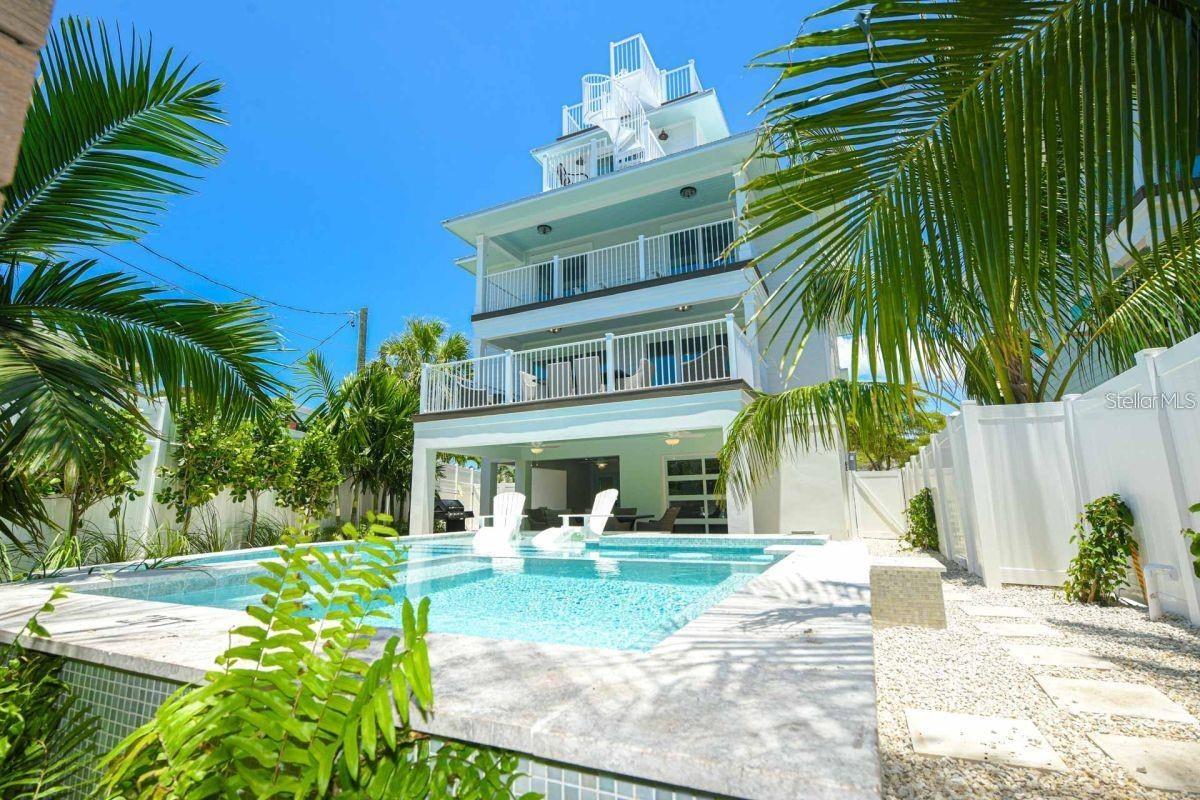 332 Avenida De Mayo, FL