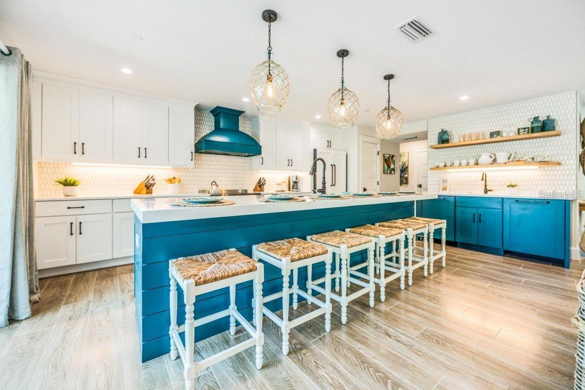 332 Avenida De Mayo, FL