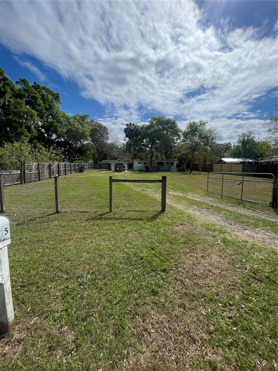 5075 Central Avenue, FL