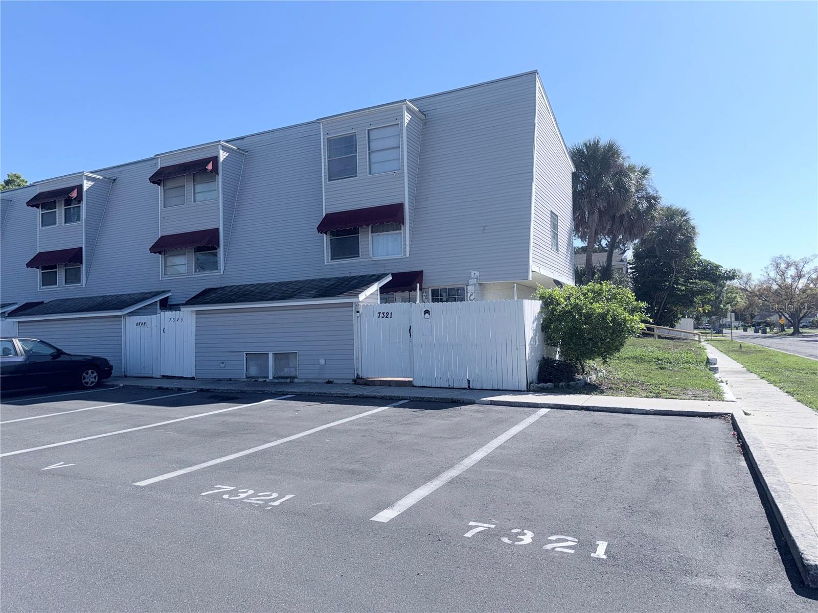 7321 Jackson Springs Road, FL