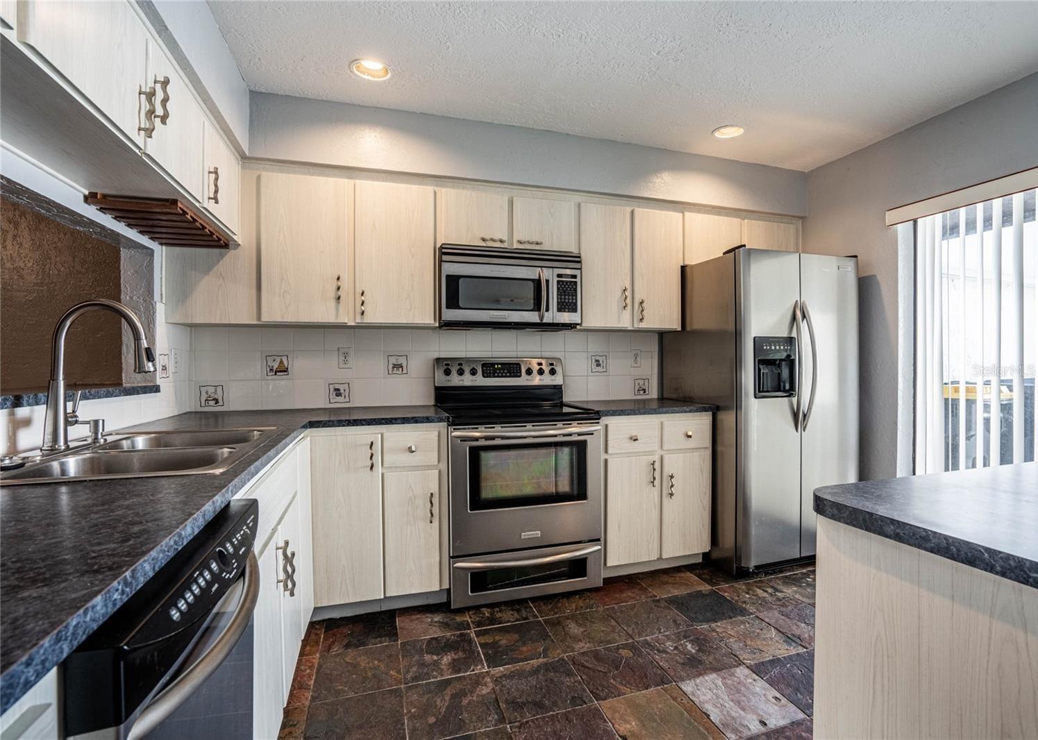 8 Huntley Court, FL