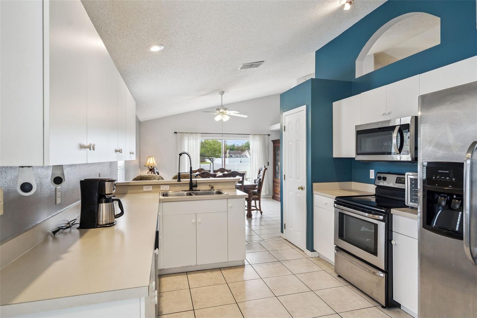 527 Durango Loop Street, FL