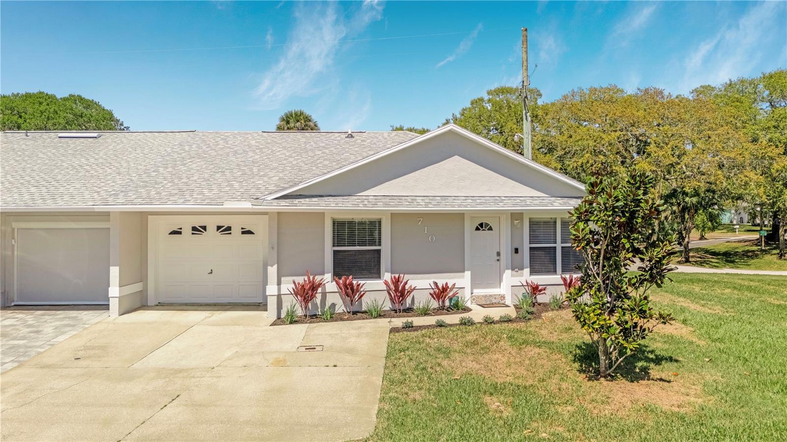 710 River Oaks Circle, FL