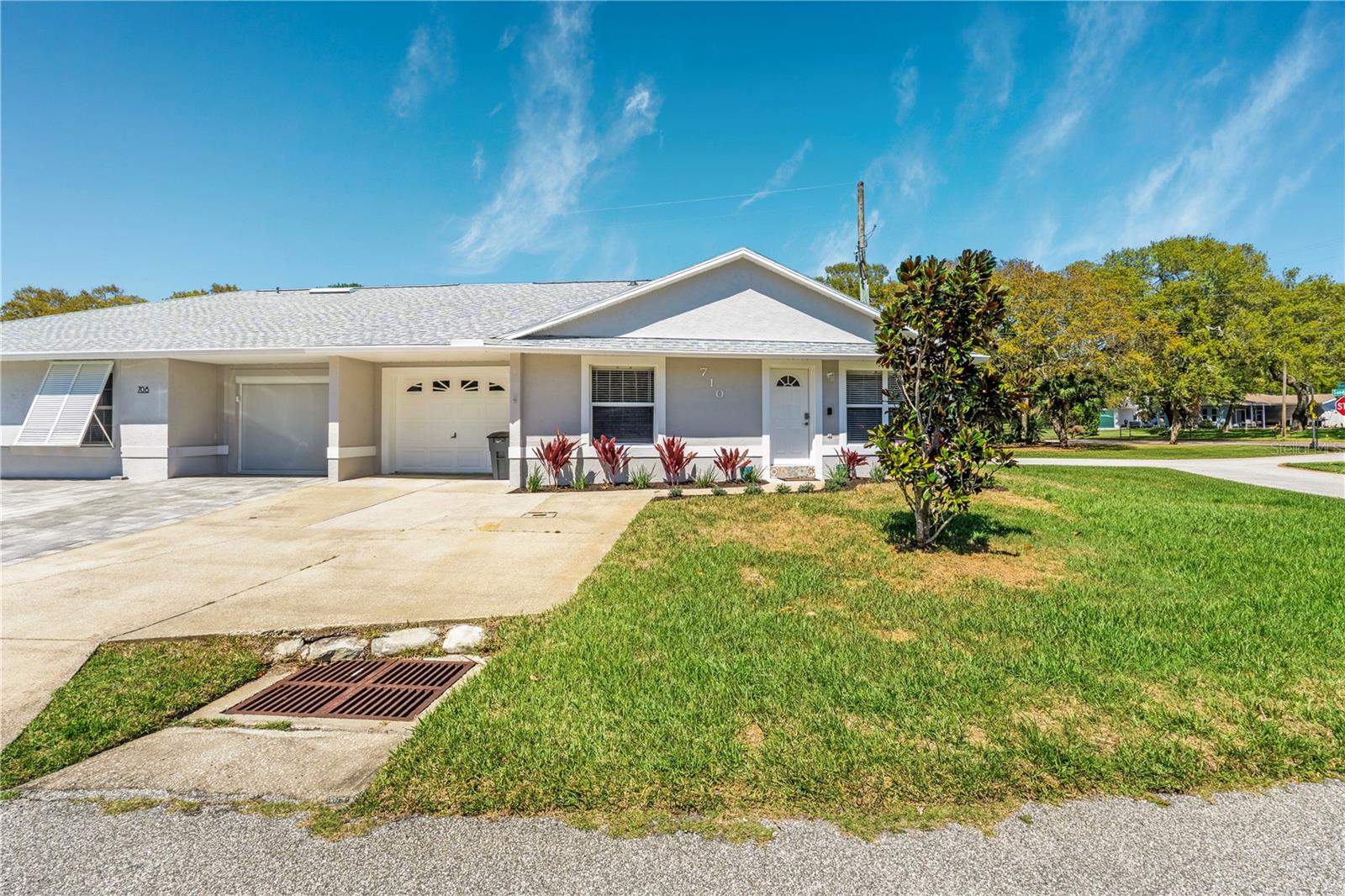 710 River Oaks Circle, FL