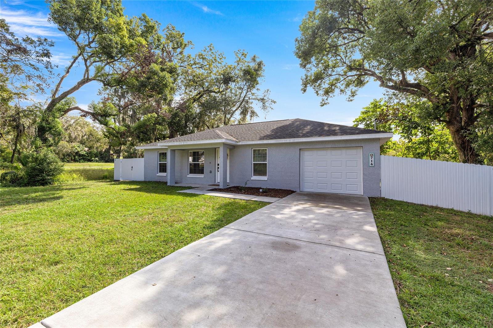 714 1st Street, FL
