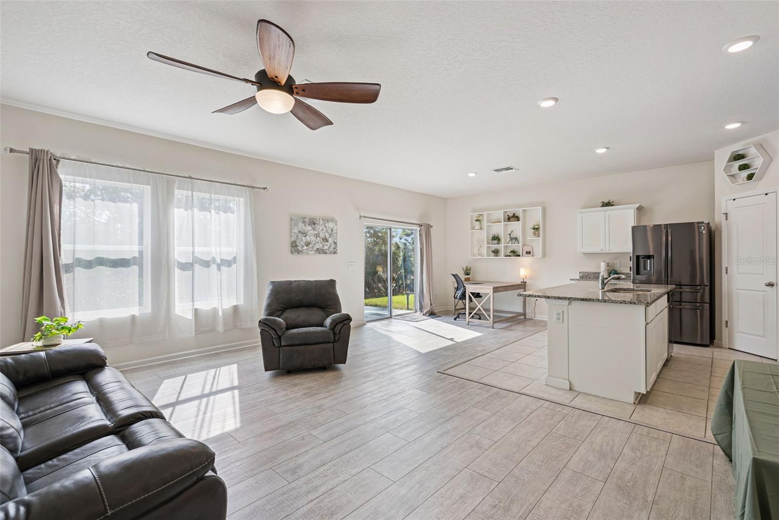 2044 Cades Cove Way, FL