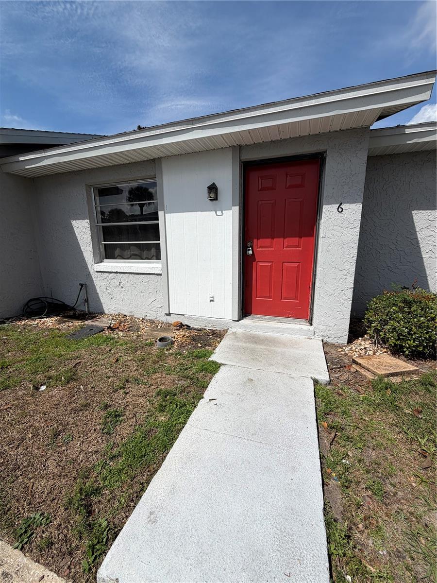 6 Lake Villa Way, FL