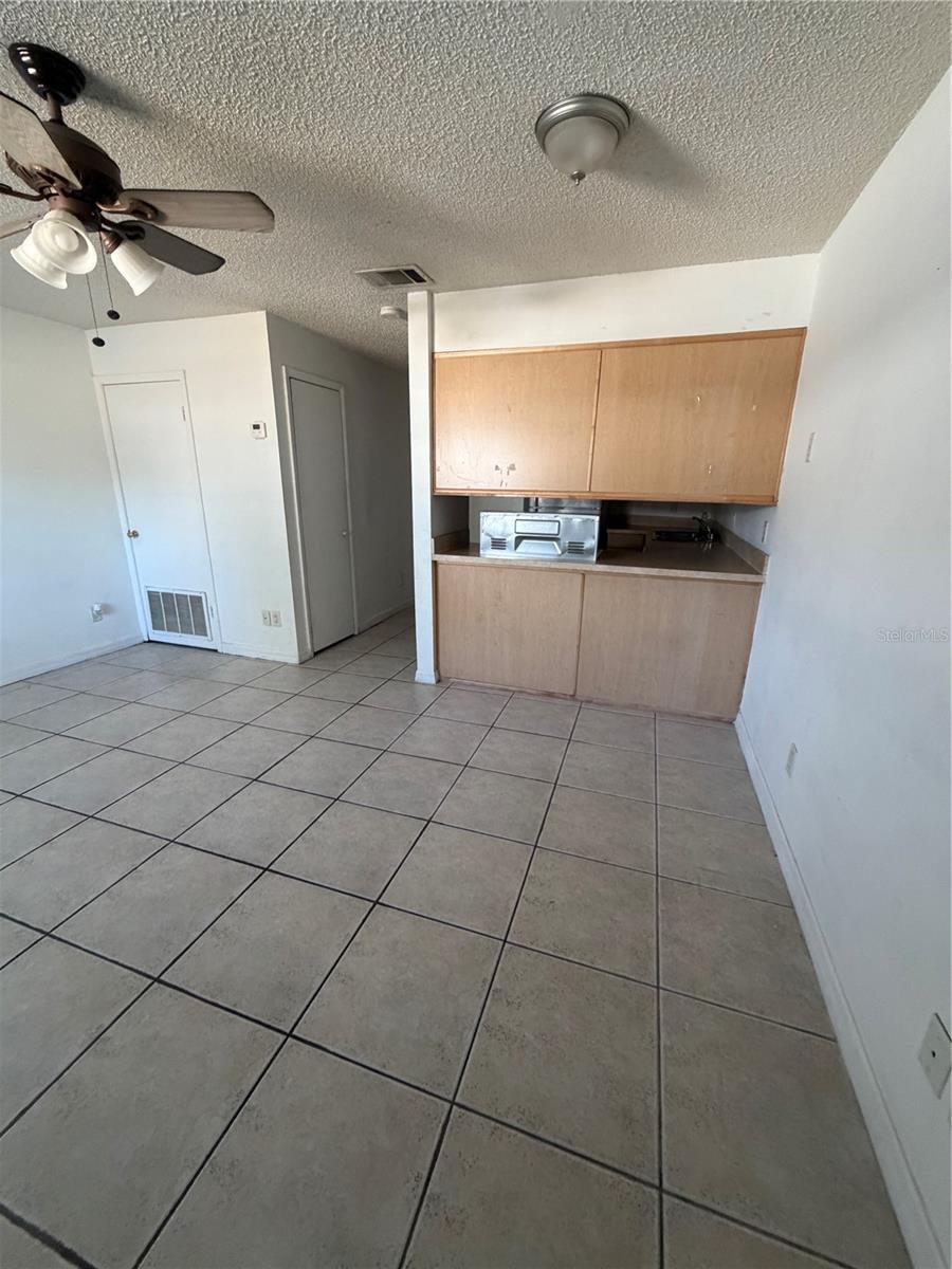 6 Lake Villa Way, FL