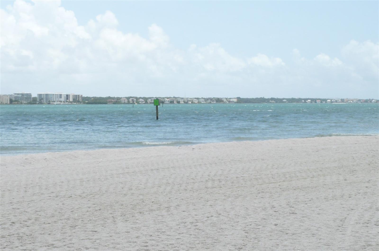 895 Gulfview Boulevard, FL