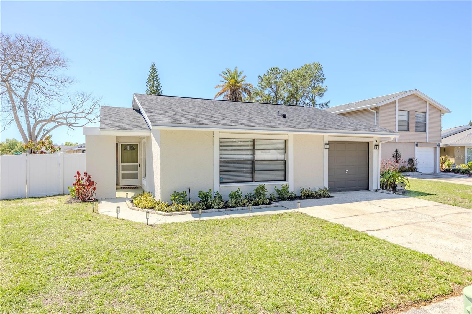 10002 Oakengate Place, FL