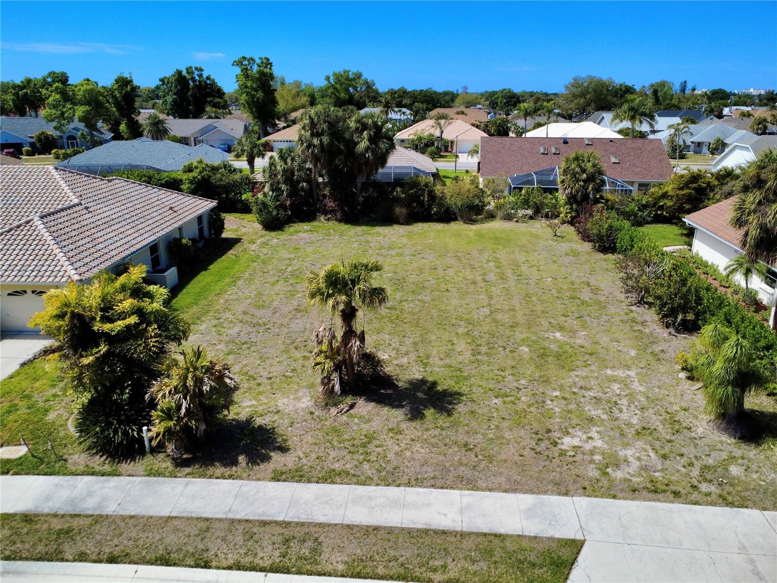 565 Park Estates Square, FL