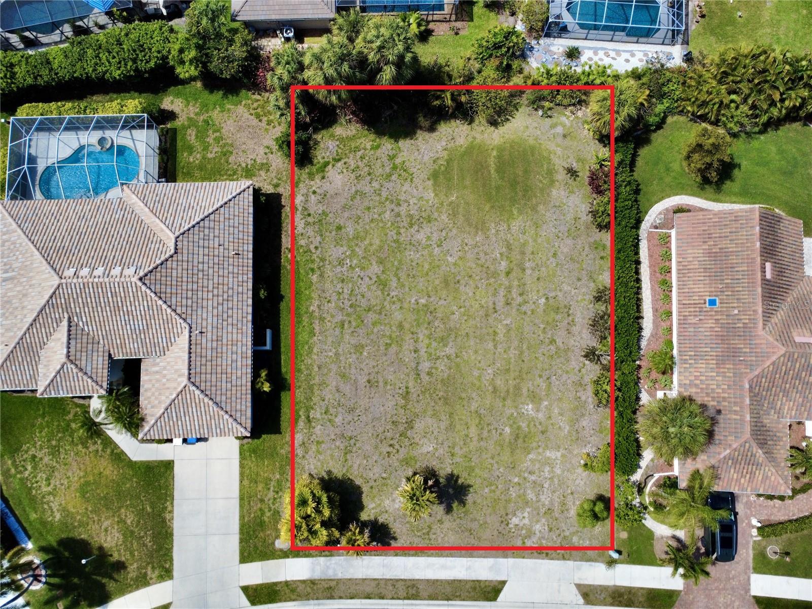 565 Park Estates Square, FL