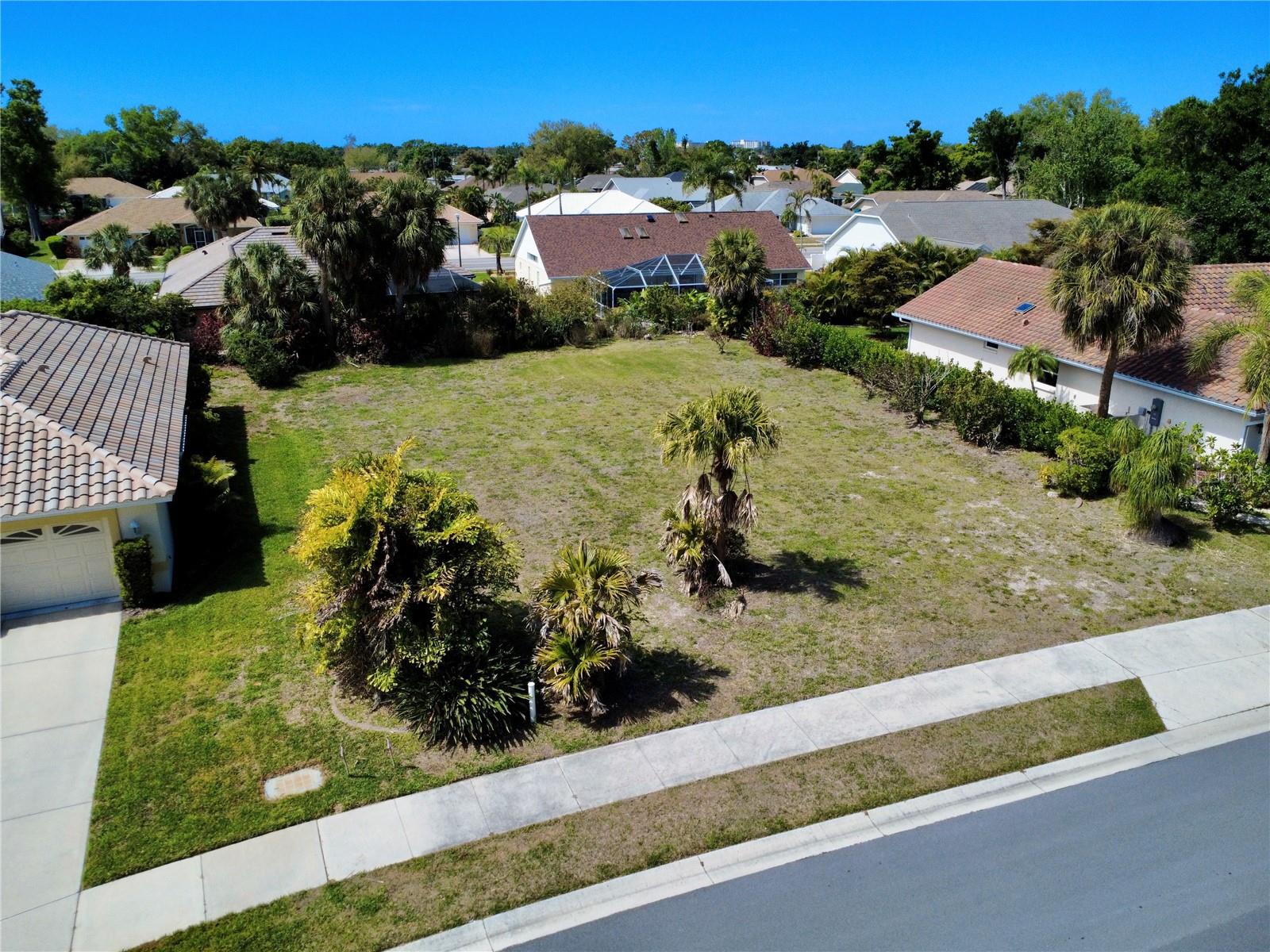 565 Park Estates Square, FL