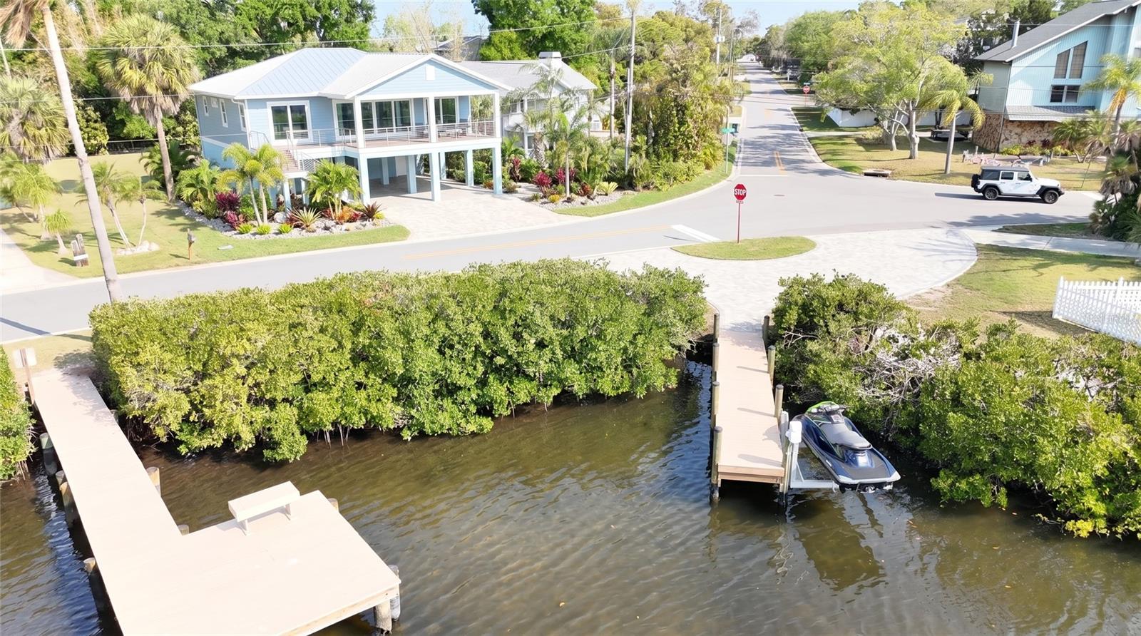 231 Lagoon Drive, FL