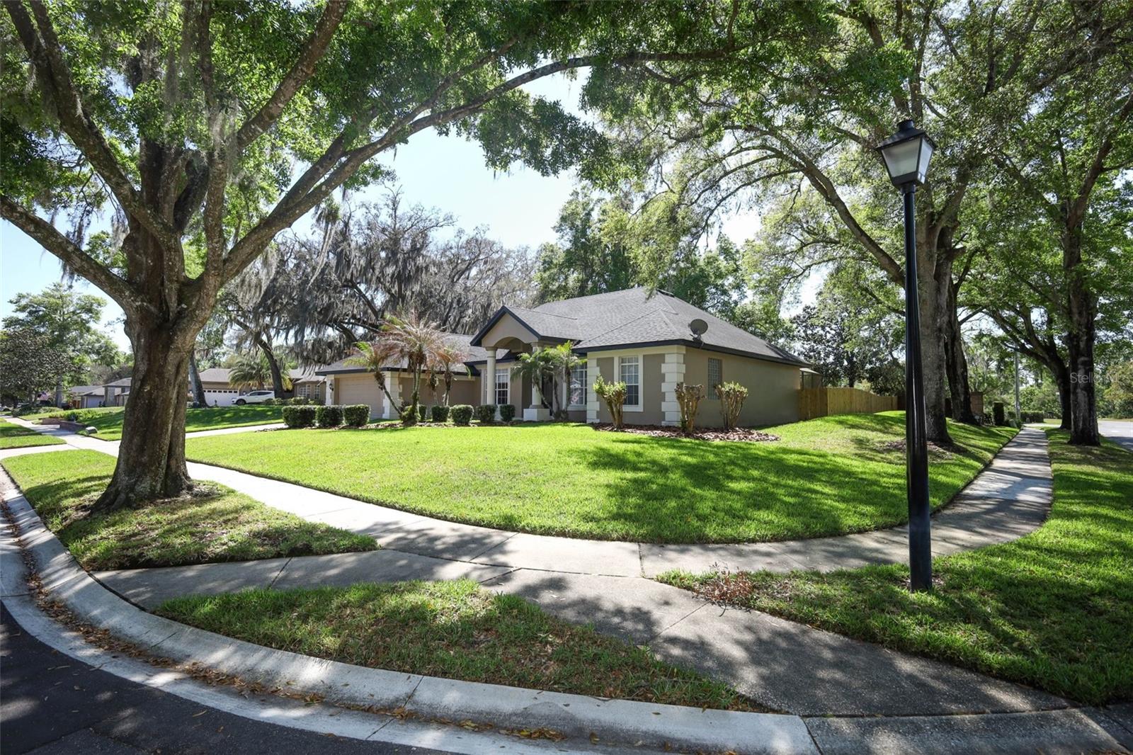 206 Winding Oaks Lane, FL