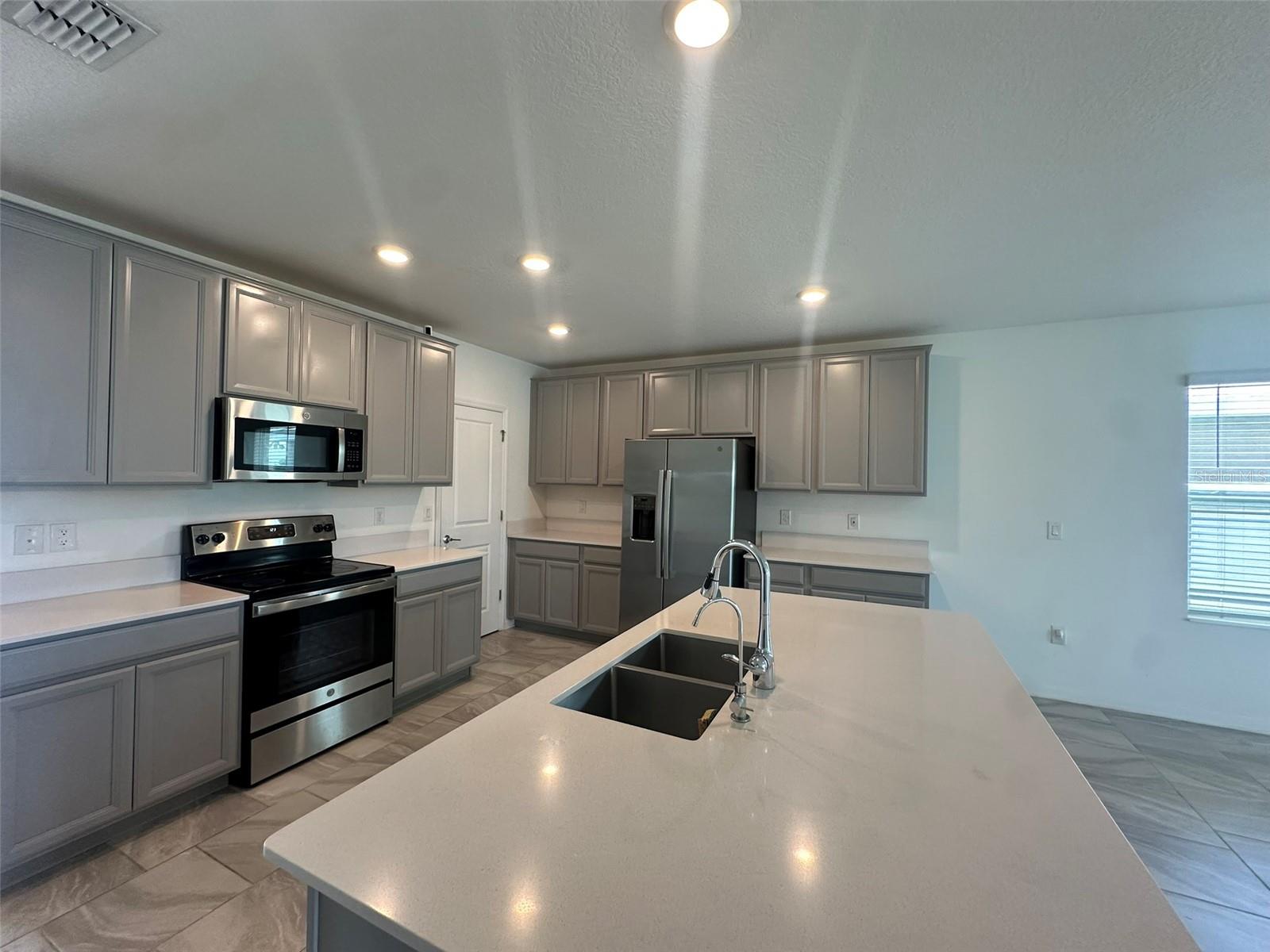 373 Pineywoods Street, FL