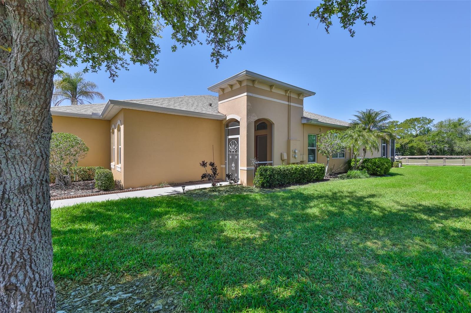 2423 Richmond Greens Court, FL