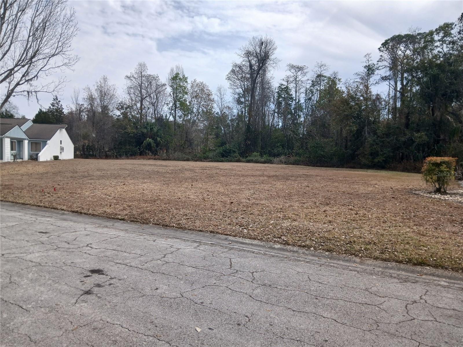 425 Prestwick Place, FL
