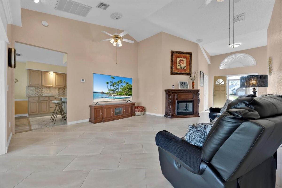 543 Clubhill Drive, FL