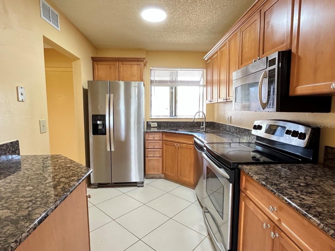 2017 Skimmer Ct W, FL