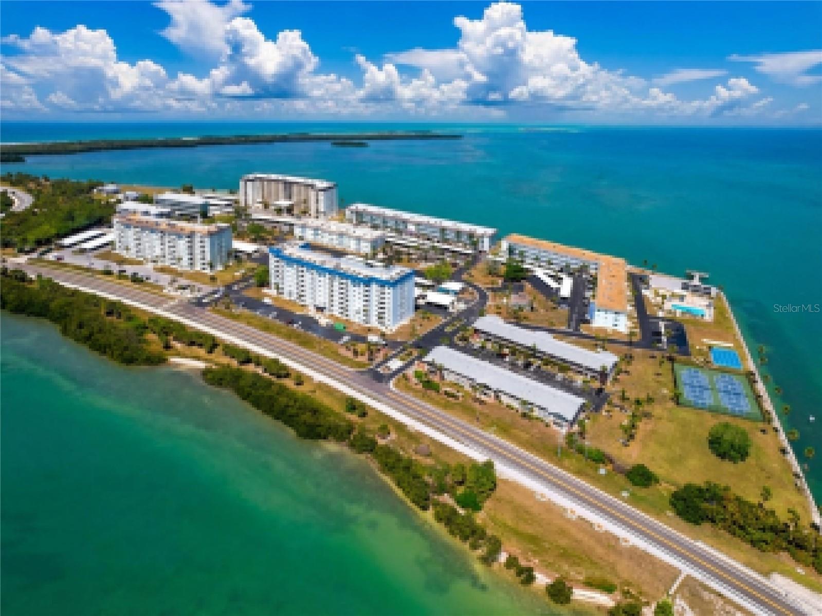 7 Island Park Place, FL
