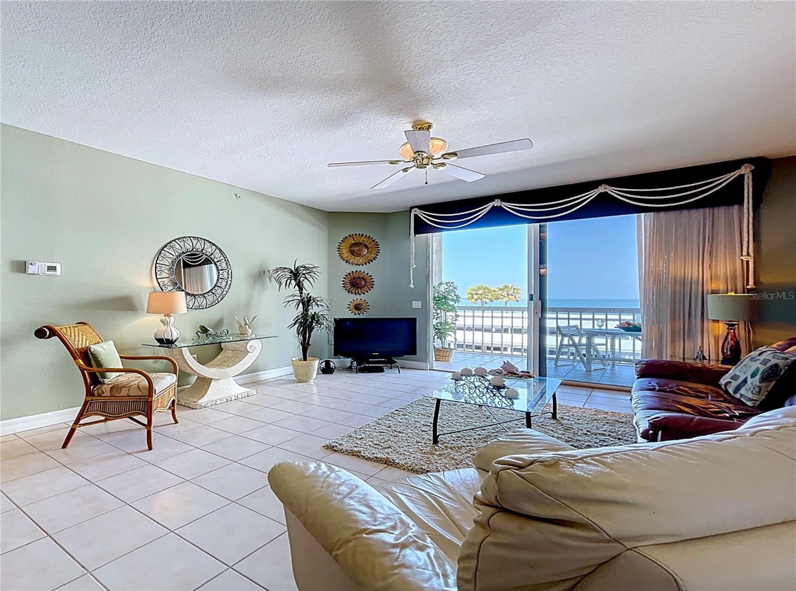 7 Island Park Place, FL