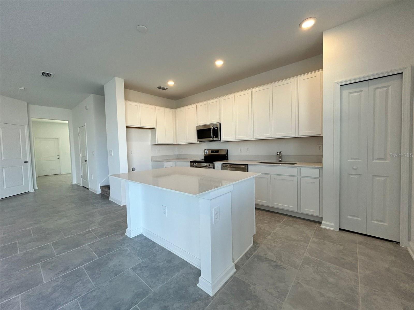 3019 Chantilly Drive, FL