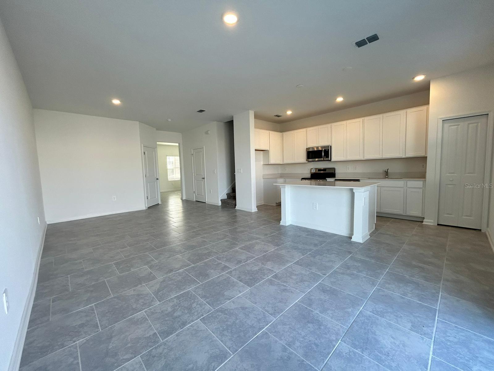 3019 Chantilly Drive, FL
