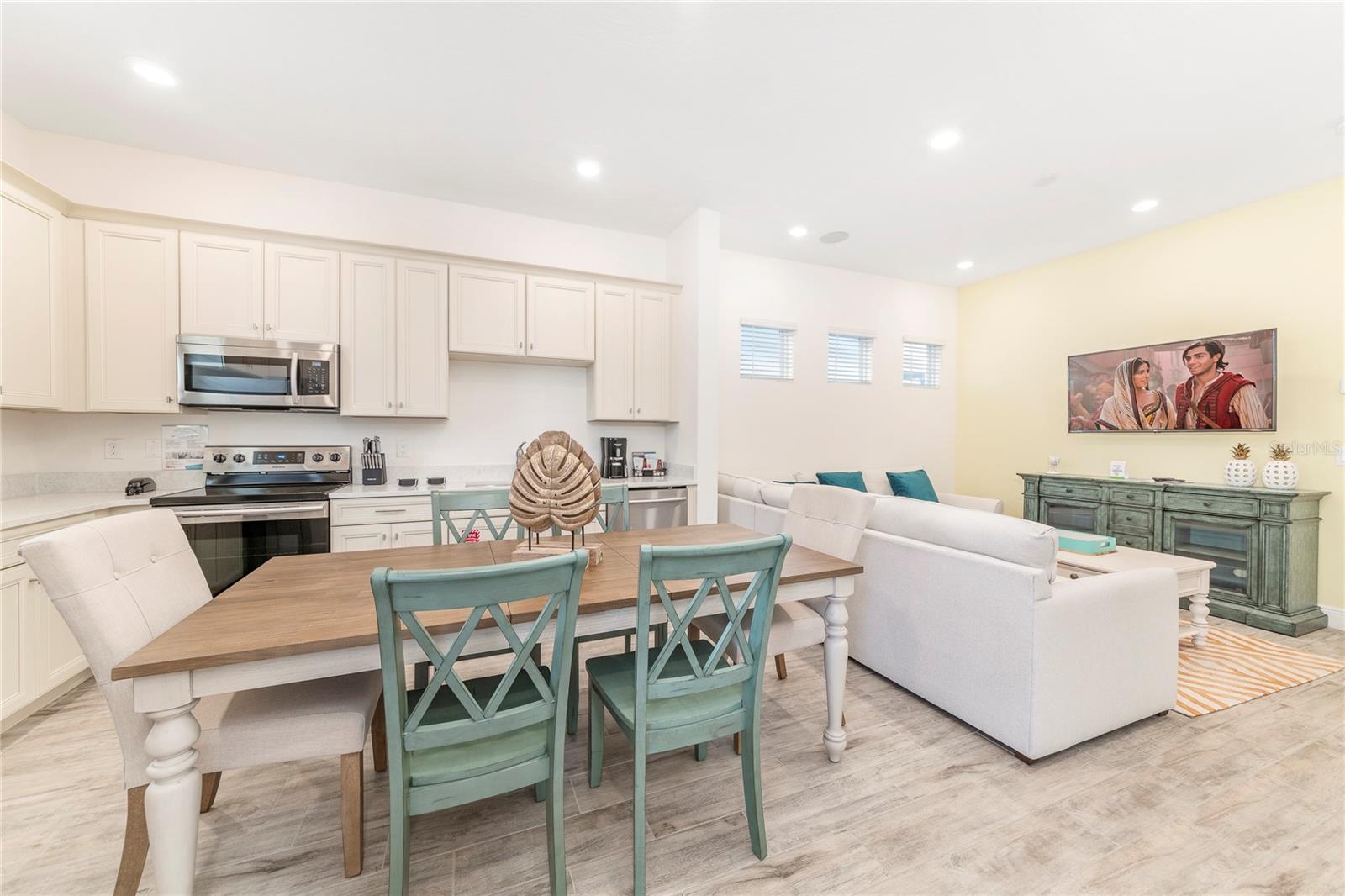 8041 Lost Shaker Lane, FL