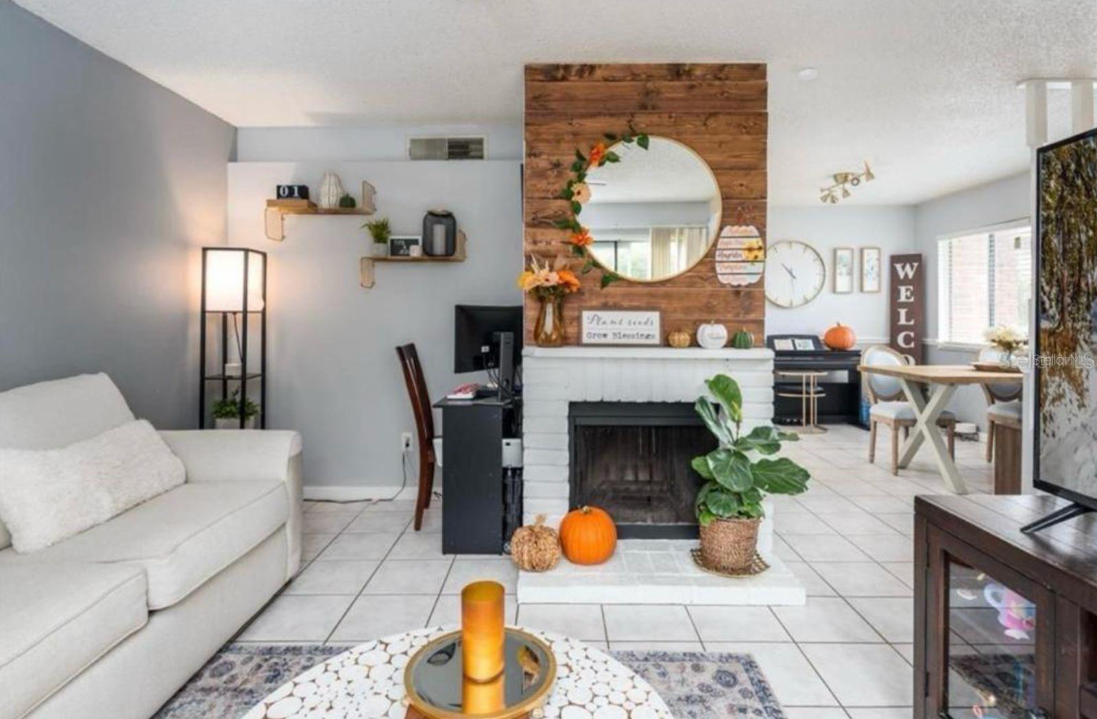 2342 Huntington Green Court, FL