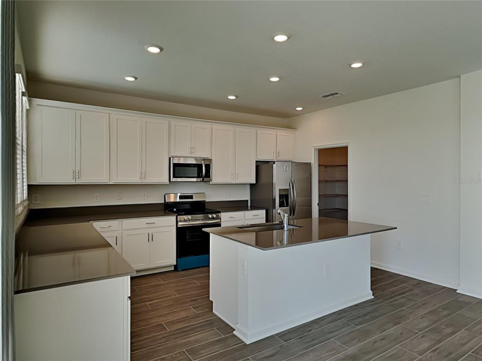 2822 Fitness Street, FL
