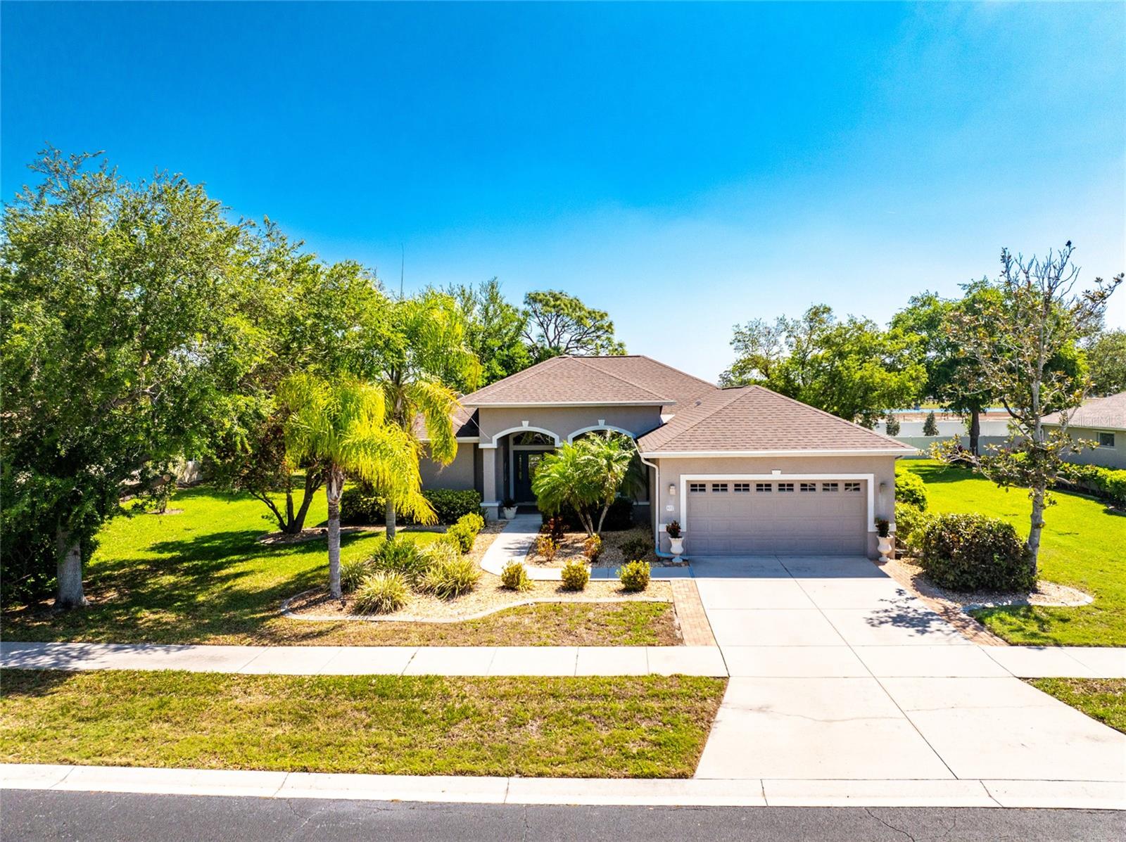 872 Clear Lake Drive, FL