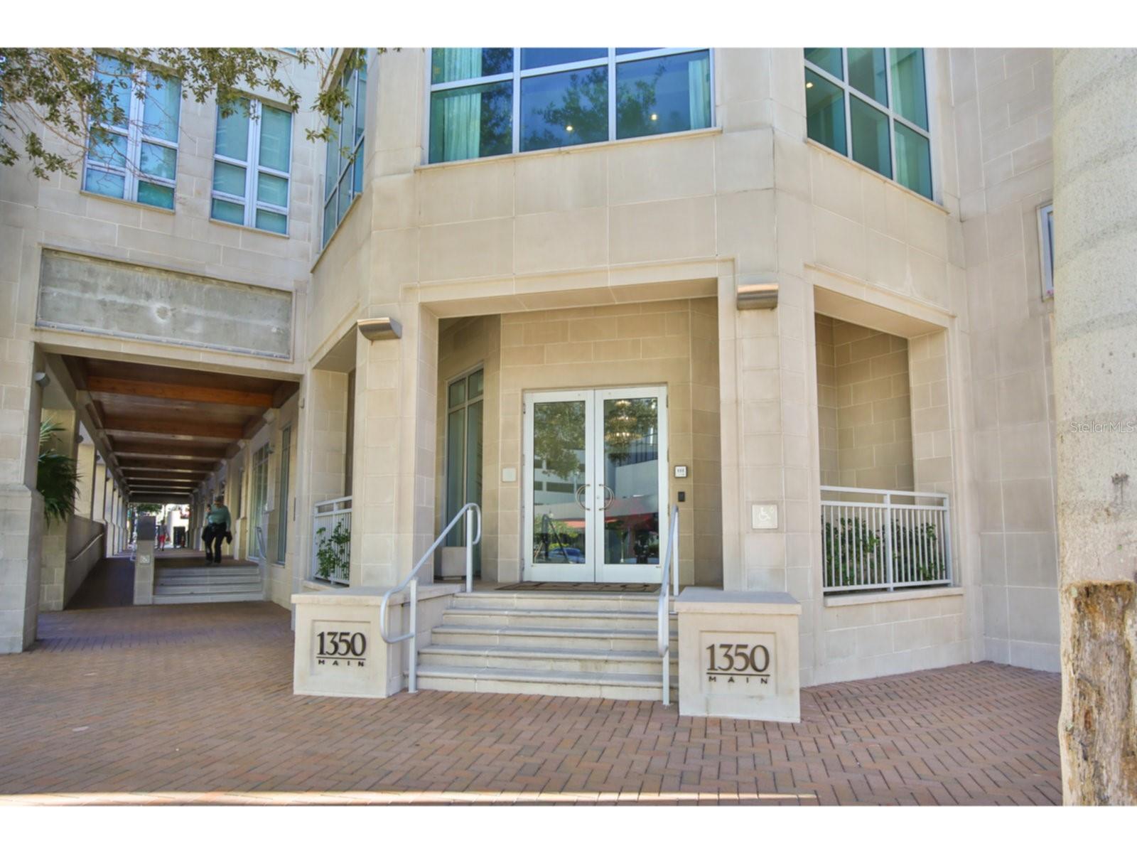 1350 Main Street, FL