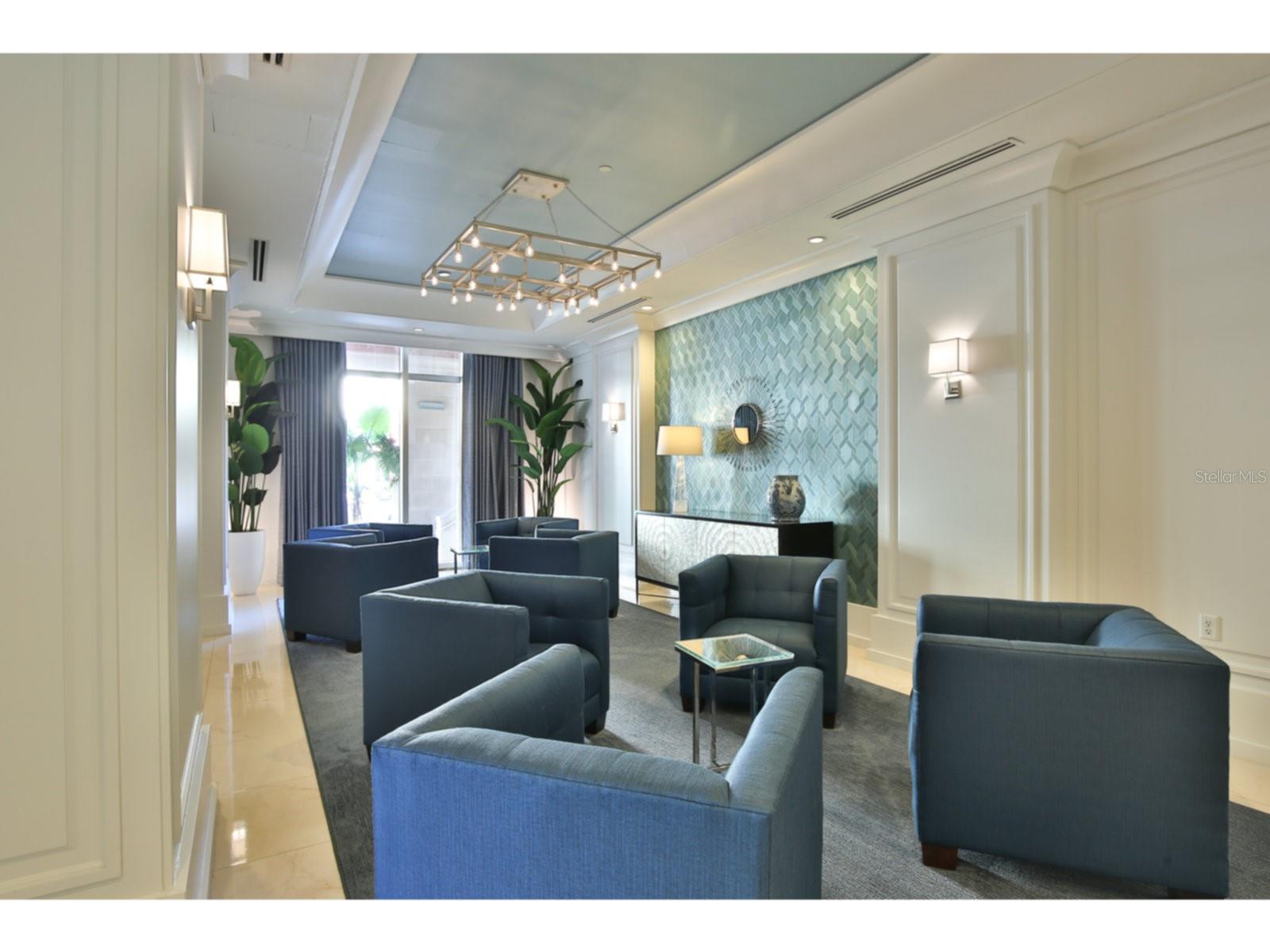 1350 Main Street, FL