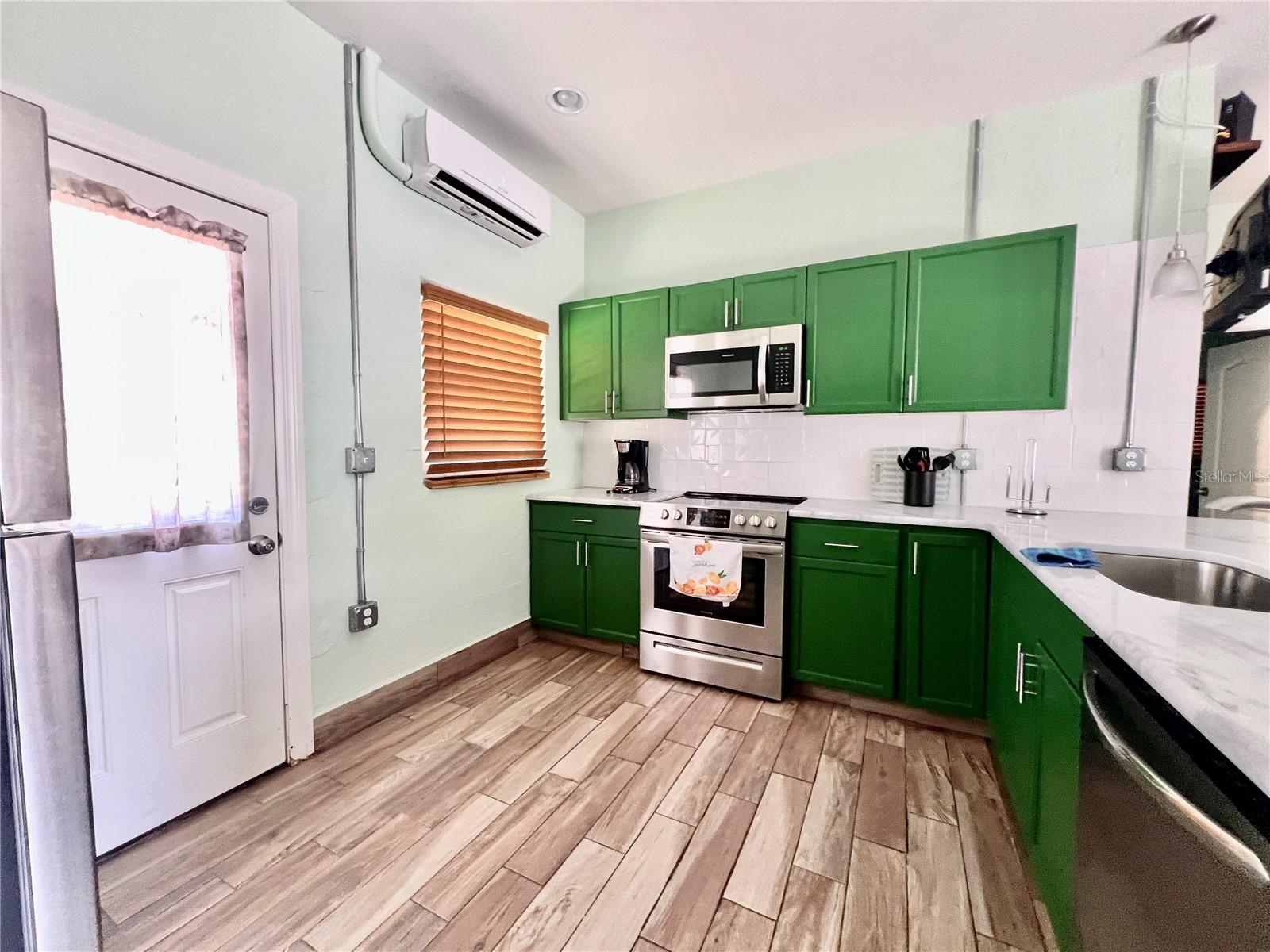 821 Mulberry Street, FL