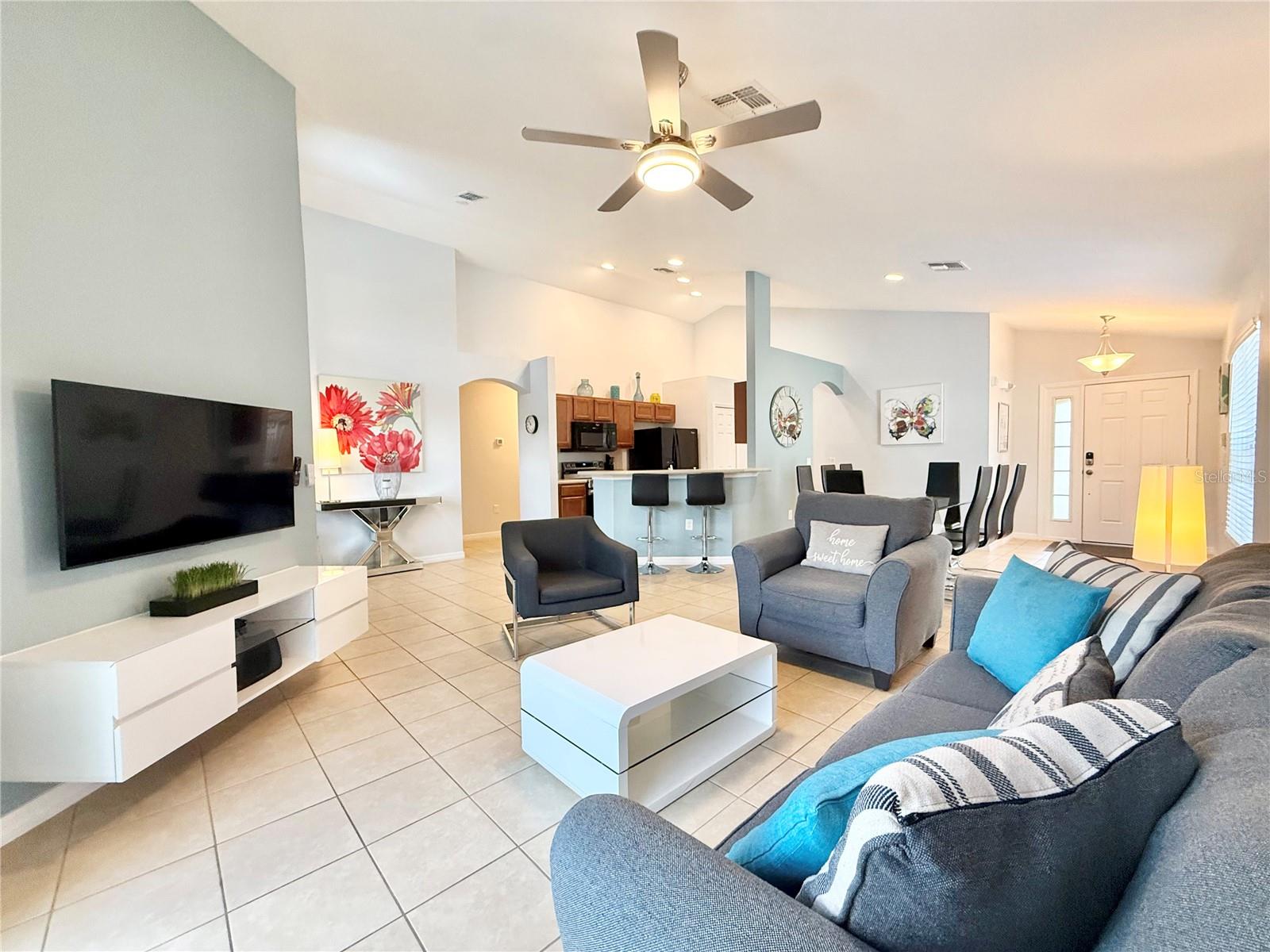 2136 Victoria Drive, FL