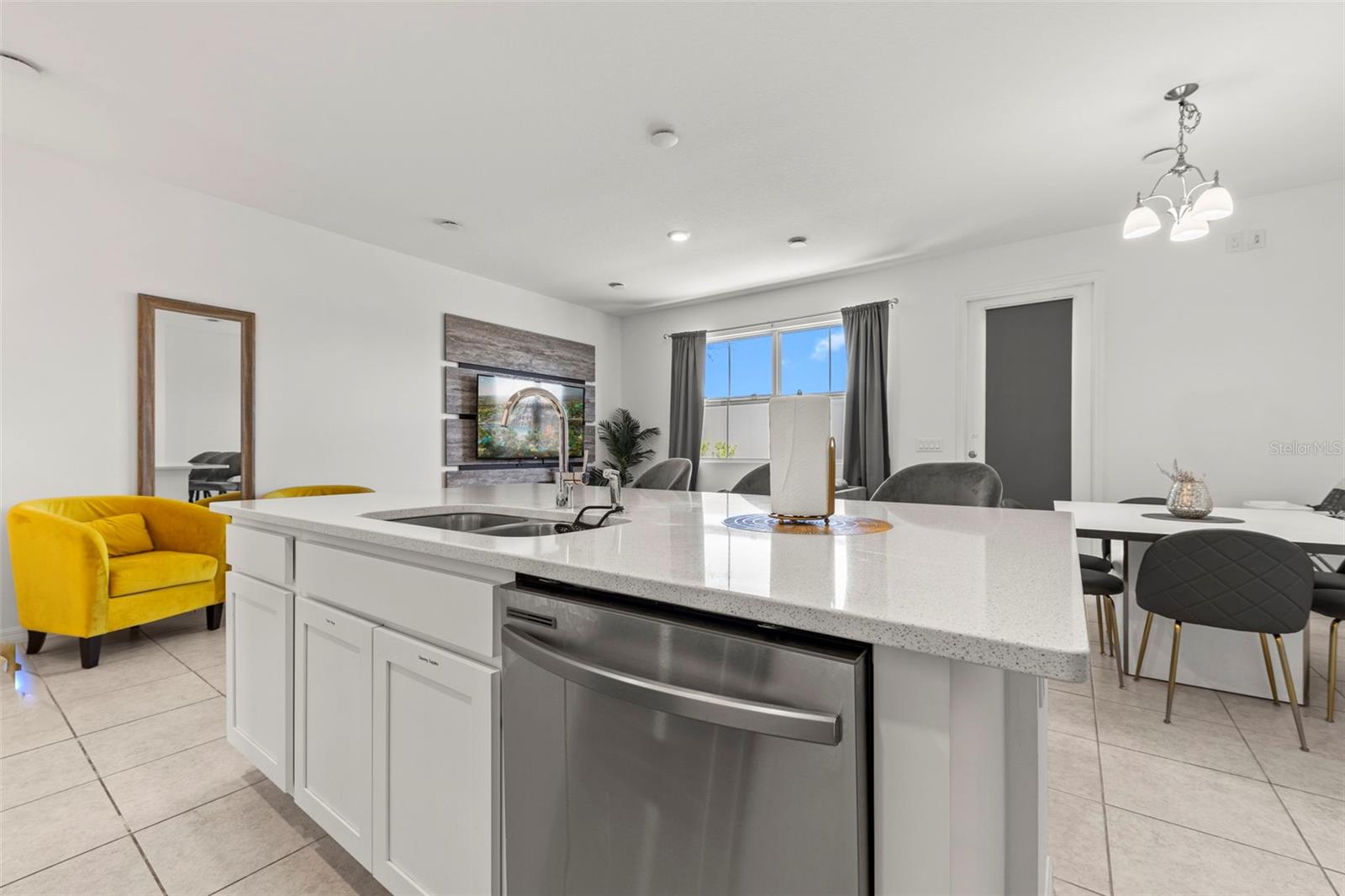 835 Longboat Drive, FL