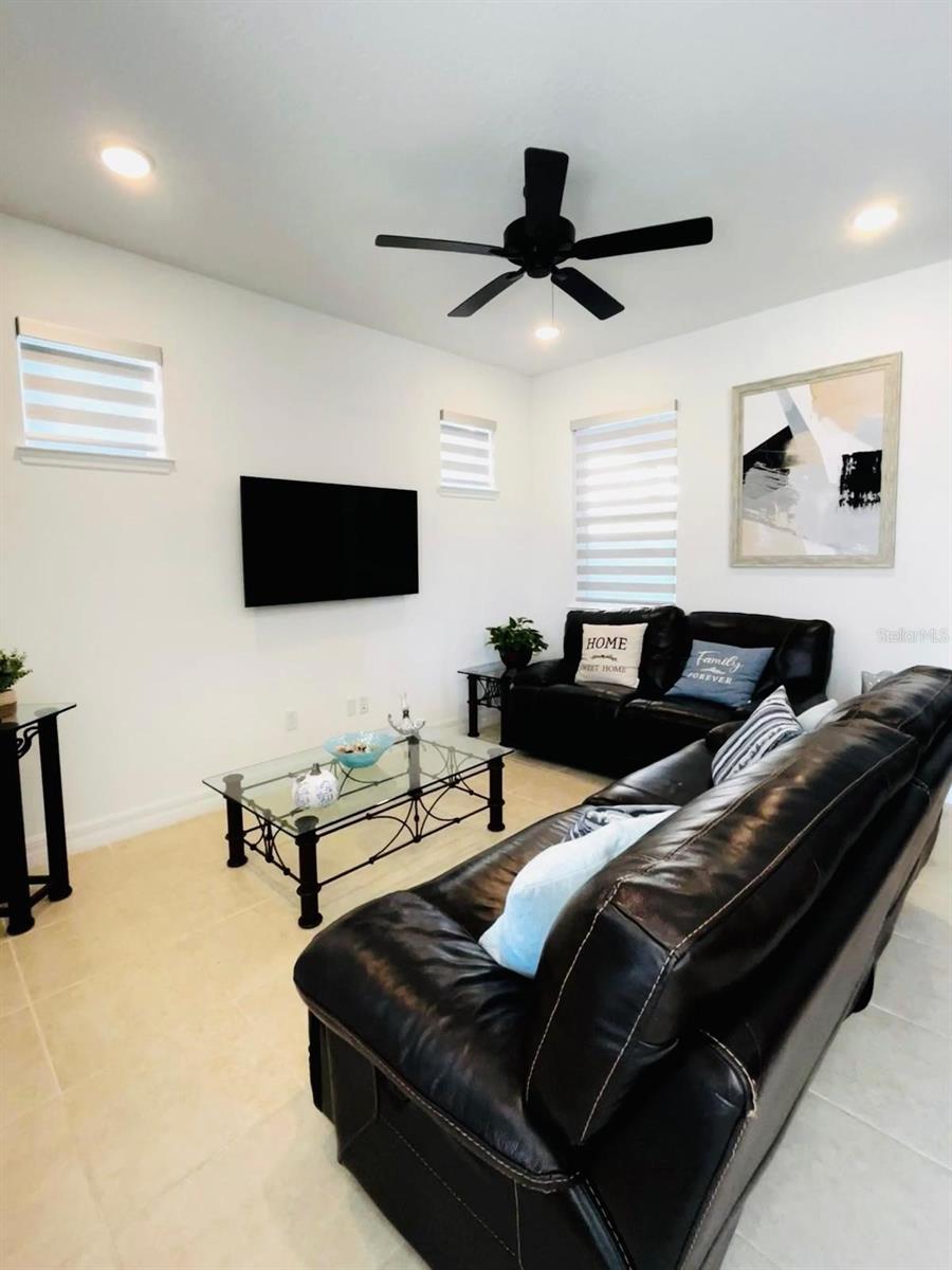8565 Lamppost Lane, FL