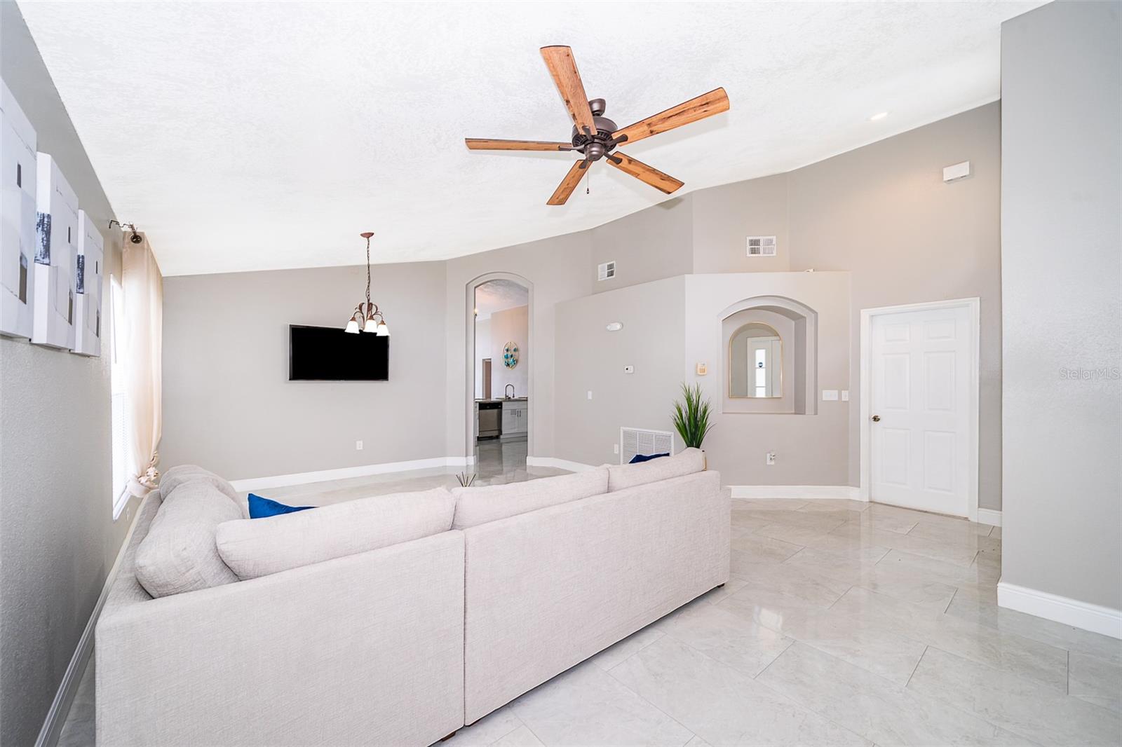 207 Langham Drive, FL