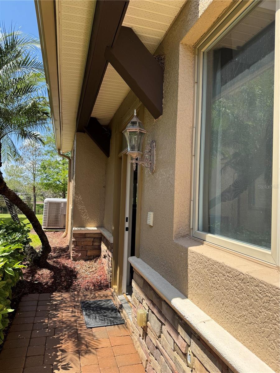 644 Saxony Boulevard, FL
