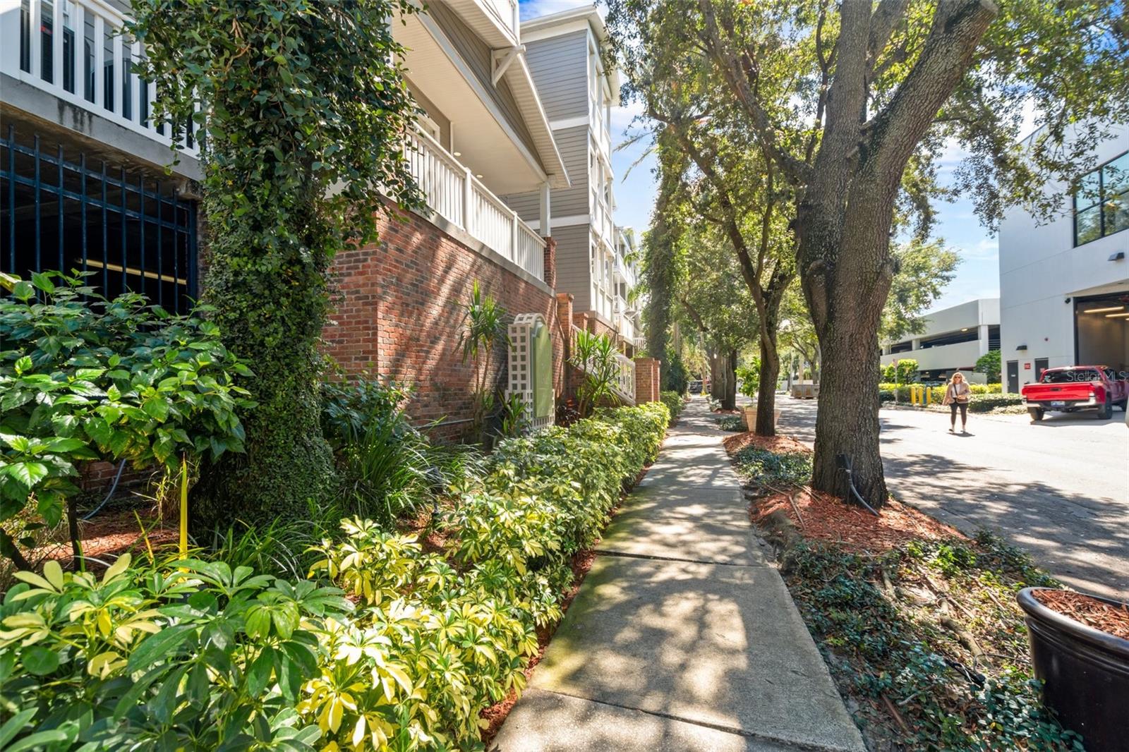800 Dakota Avenue, FL