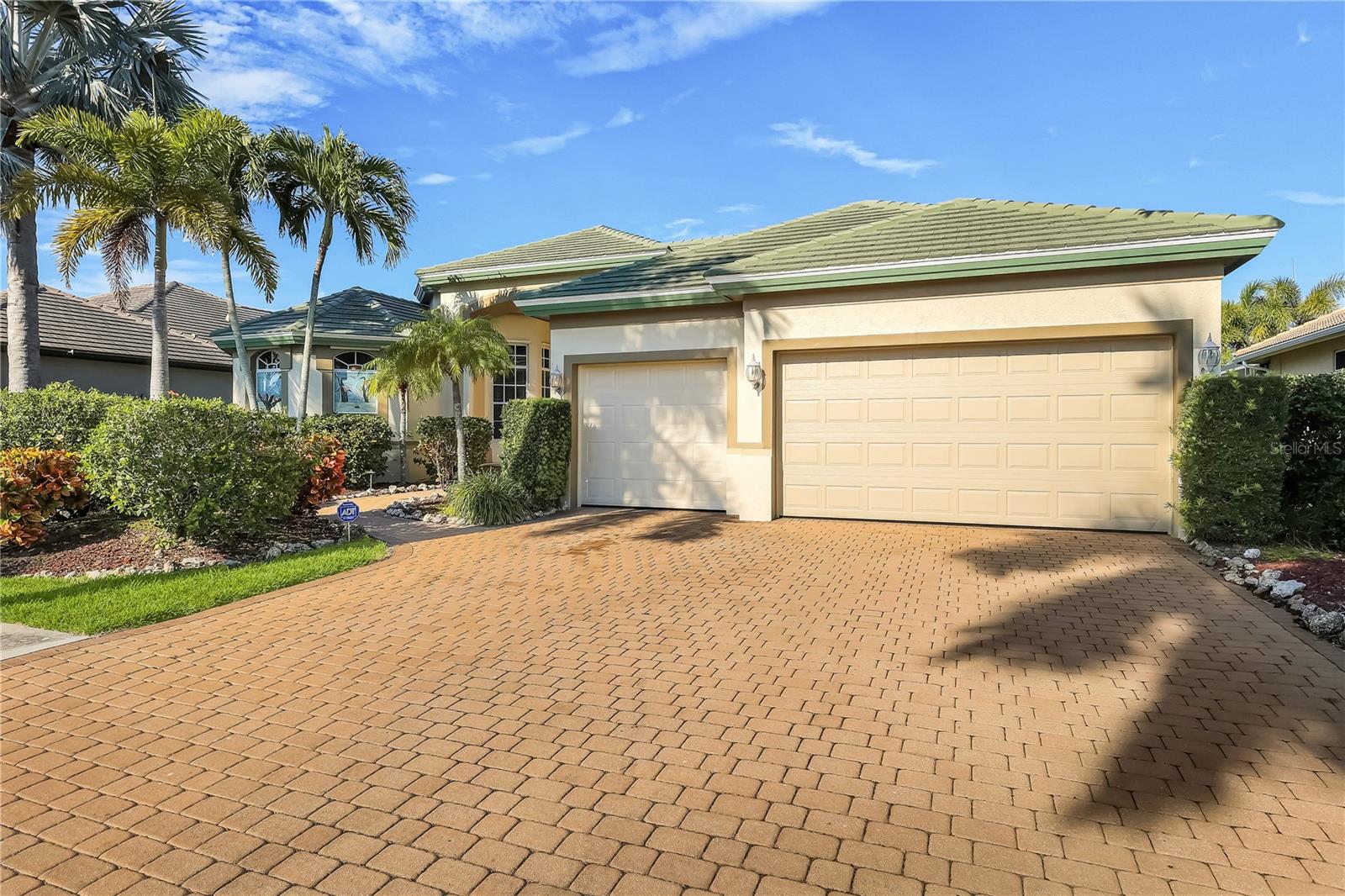 15930 Catalpa Cove Drive, FL