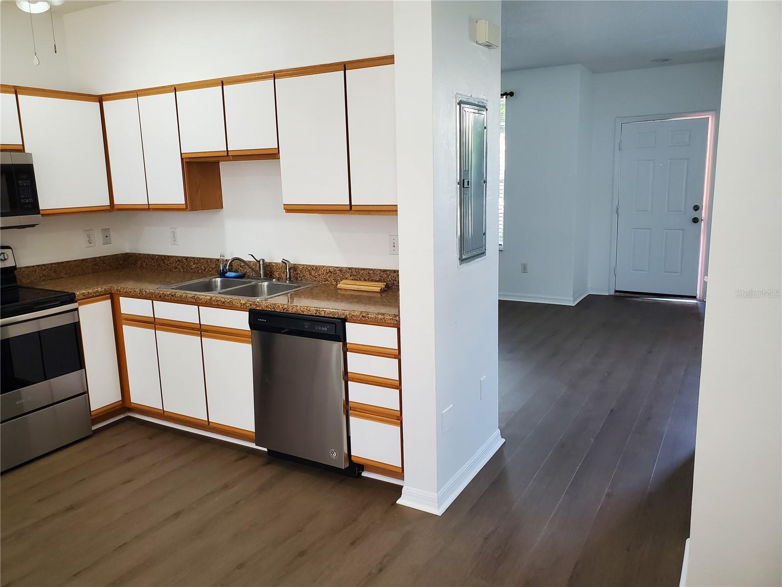 1411 Sedgwick Drive, FL