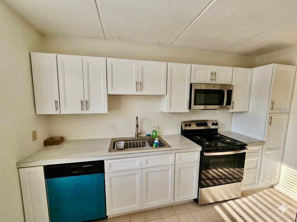 4435 1st Street, FL