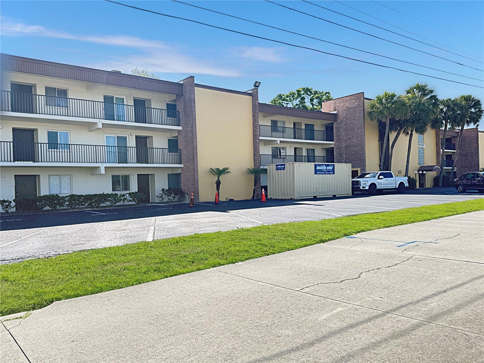 4435 1st Street, FL