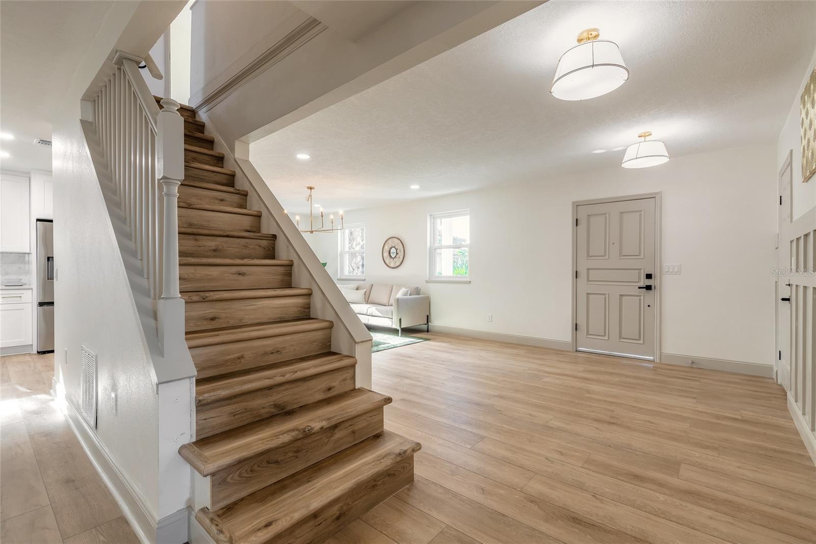 82 Ray Mar Drive, FL