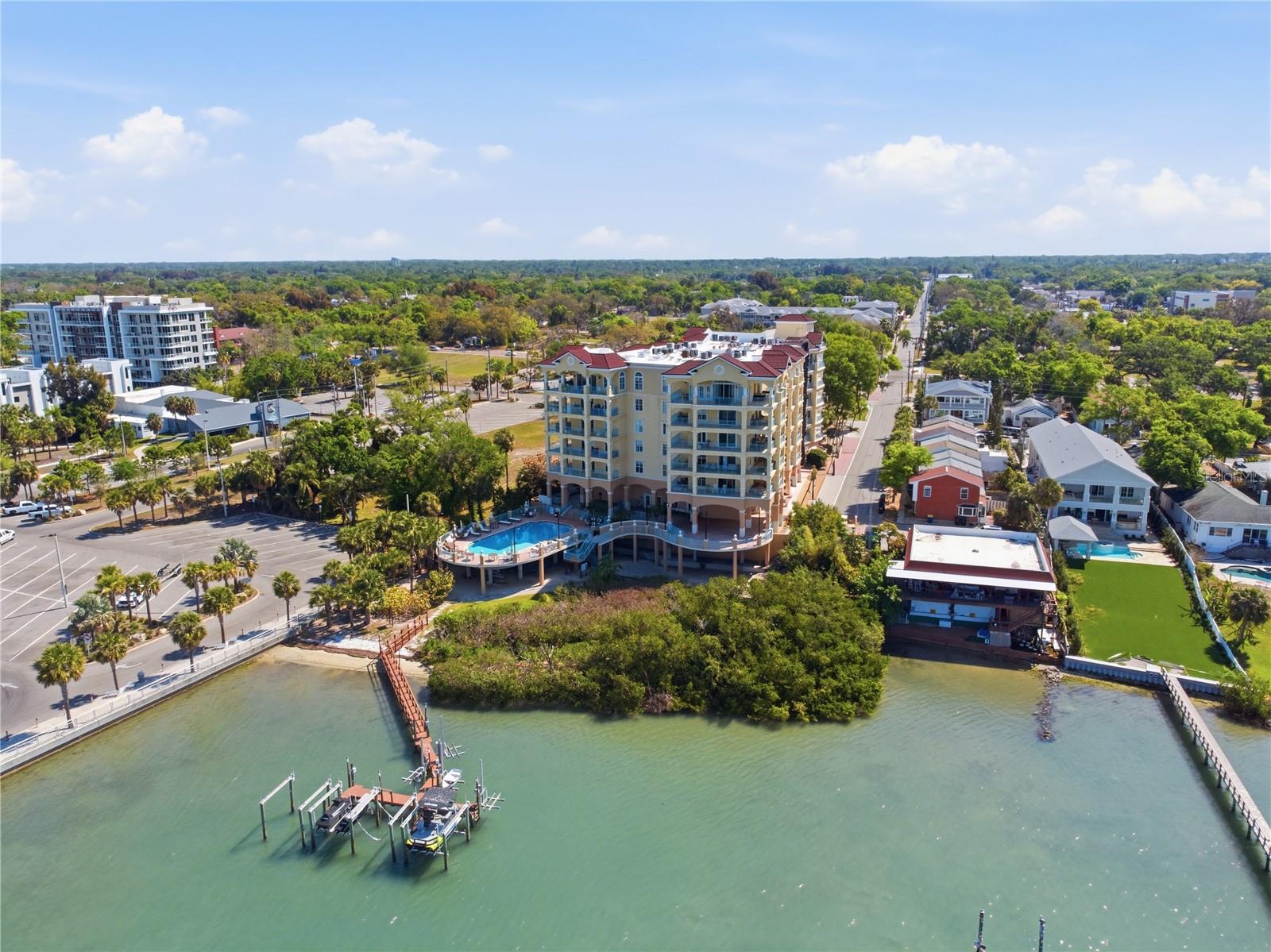 700 Osceola Avenue, FL