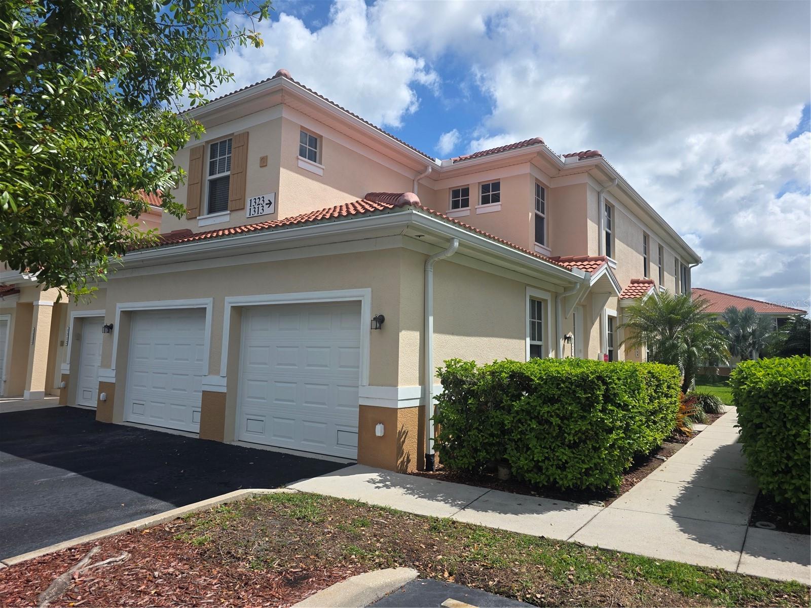 240 End Drive, FL