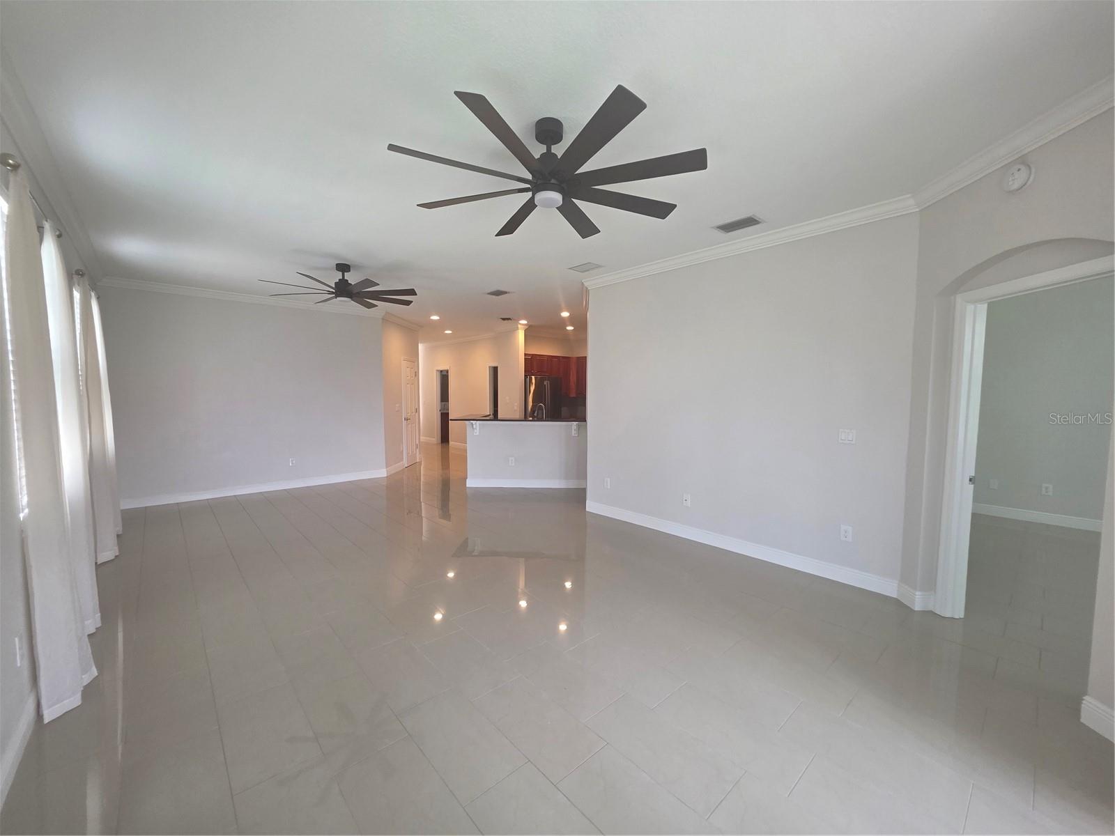 240 End Drive, FL