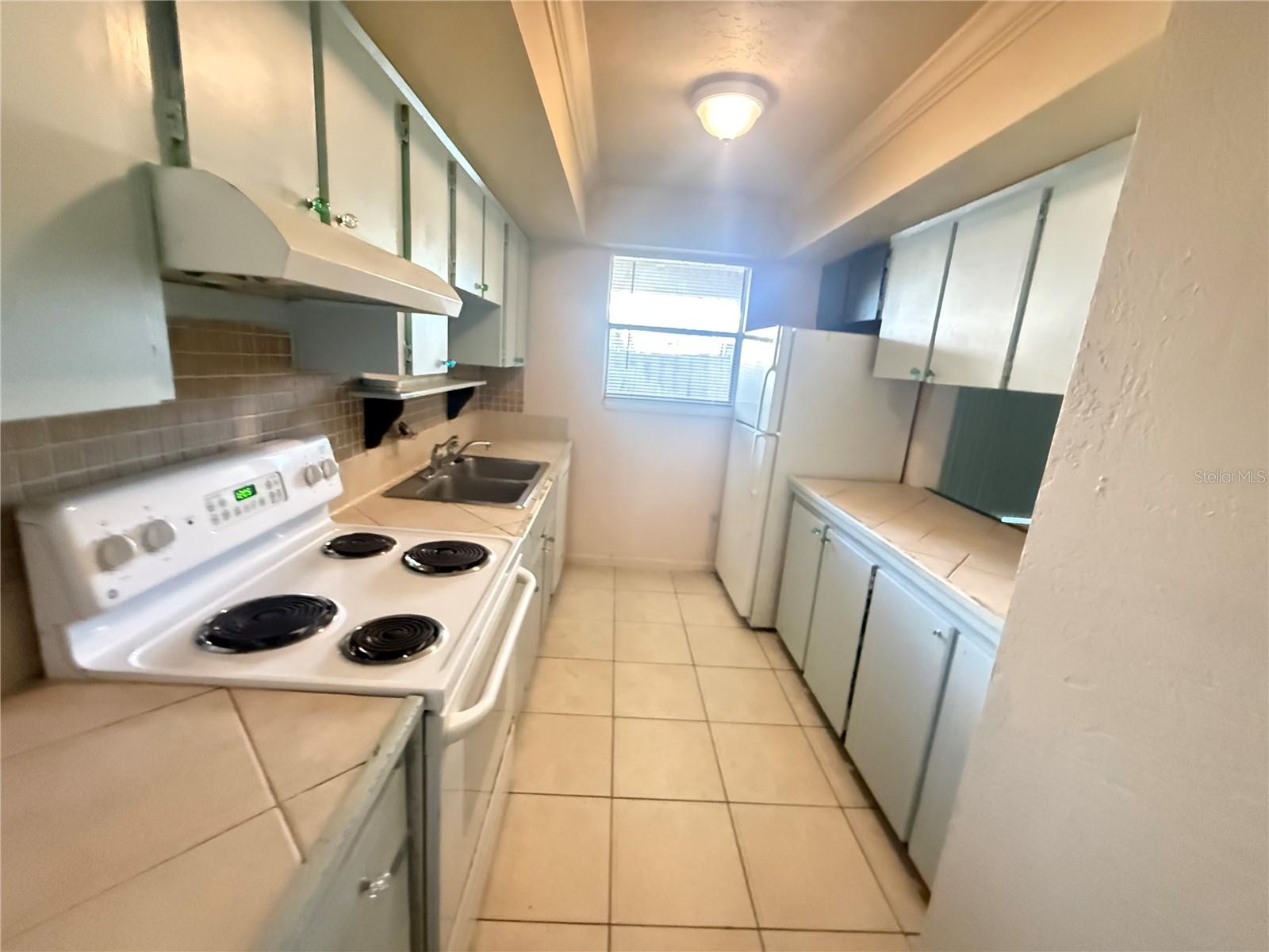 870 Village Lake Terrace, FL